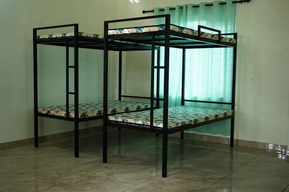 Men's Shared Dormitory, photograph 2