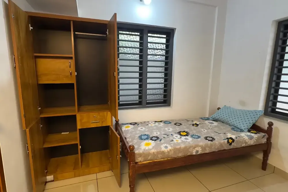 1BHK Double Sharing, photograph 2