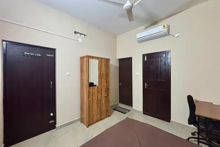 2BHK Fully Furnished, photograph 2