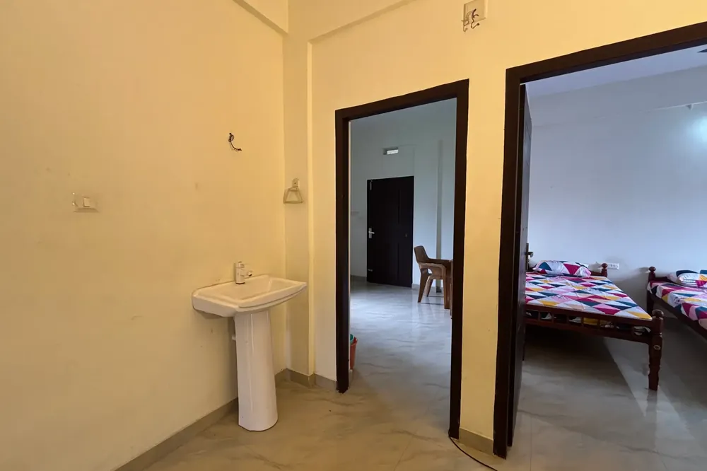 Men's 2BHK Dormitory, photograph 4