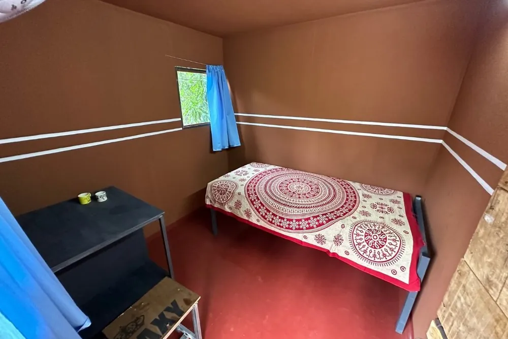 Single Hut