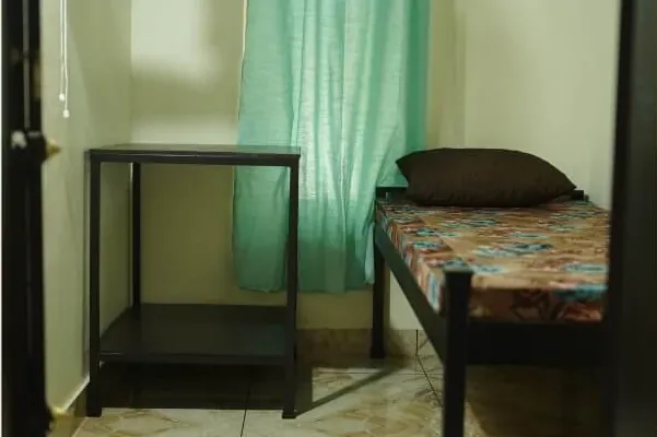 Women's Private Room, photograph 2