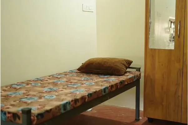 Women's Shared Dormitory, photograph 2